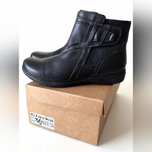 Clarks Carleigh Style Women's Black Leather Zip up Ankle Boots NEW Size 10M